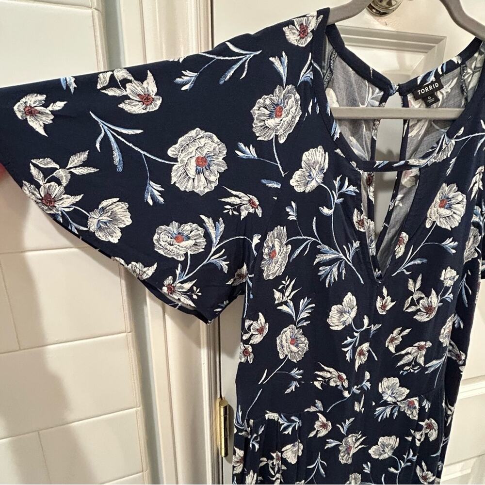 Torrid Challis Navy White Floral Wide Leg Rayon Jumpsuit Women's L Plus Curvy - Picture 5 of 12